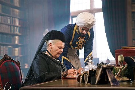  Victoria ve Abdul:  Bir Kraliçe, Bir Hizmetkar ve Gizli Dostlukların Sıcaklığı!